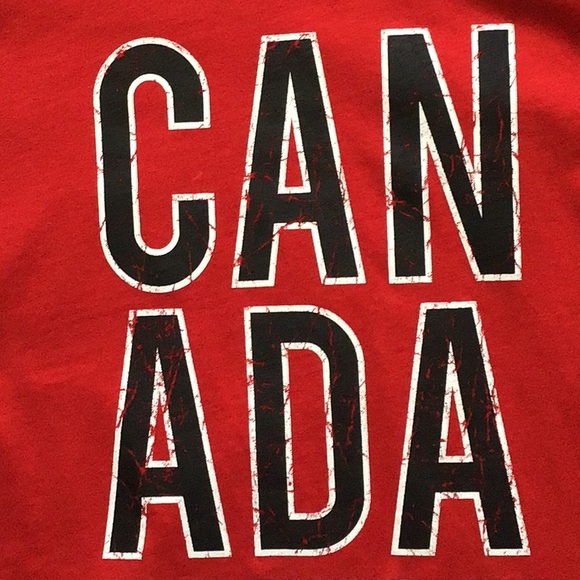 Red CANADA tshirt, crackle in letters & maple leaf - Picture 7 of 8